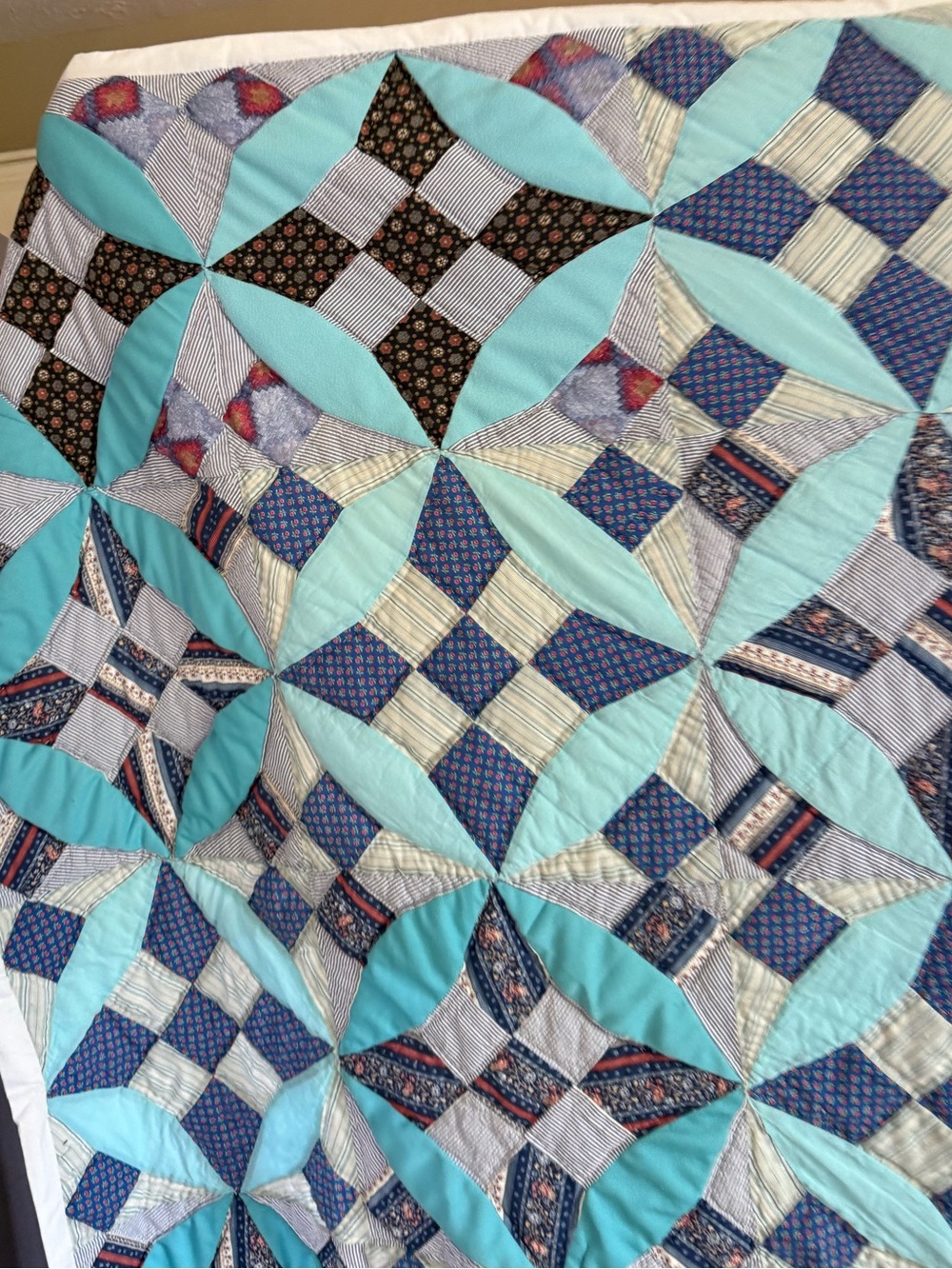 Vintage Handmade Patchwork Quilt Double Wedding Ring Style Aqua Blue 84x66 - Picture 3 of 13